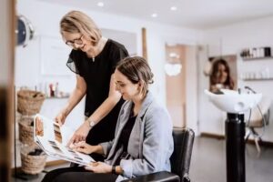 LOCKENFRISEUR Iris Scheuermann Brautstyling, Calligraphycut, Locken, Blond &ndash; & Balayage Expertin