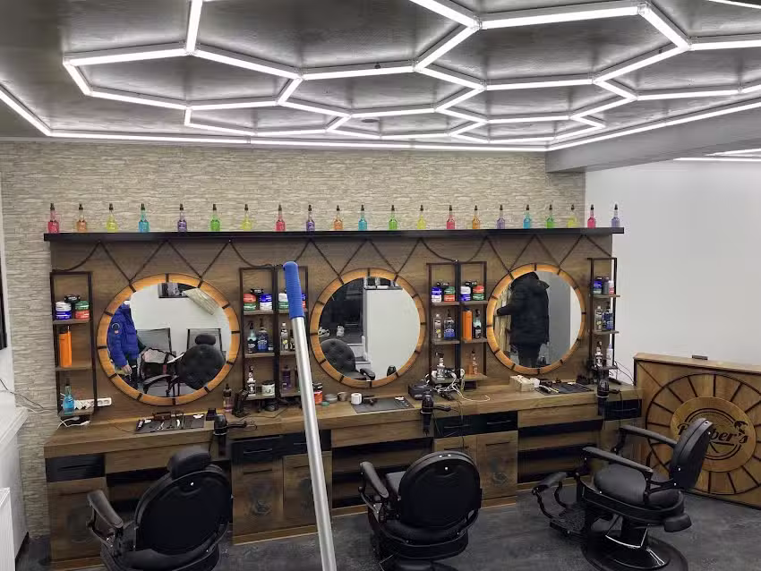 LUXUS Barber