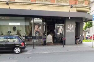 Maleeq&rsquo;s Hair Lounge