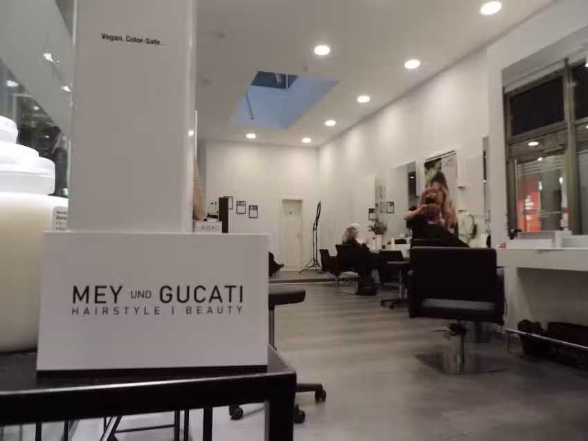 Mey und Gucati Hairstyle