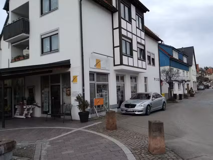 Mino + Concetta Capodieci Friseursalon la piazza