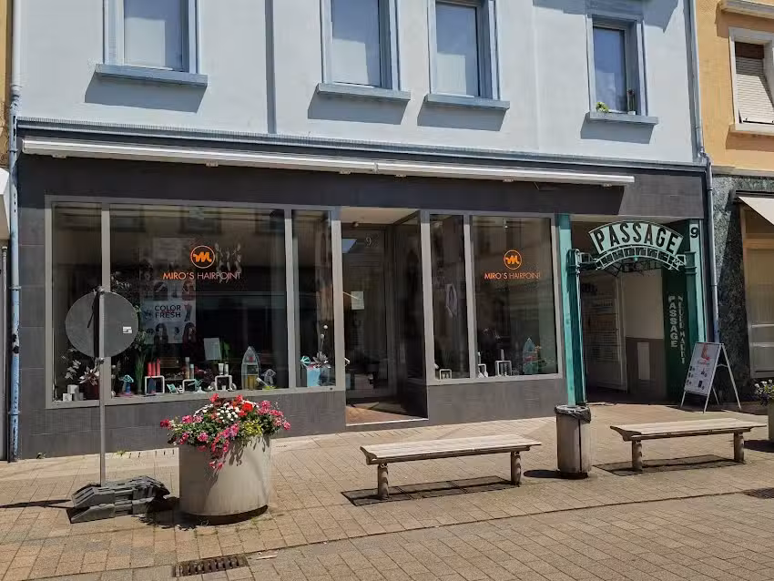 MIRO&rsquo;S HAIRPOINT