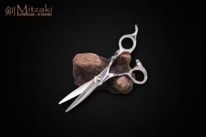 Mitzaki-Scissors (Friseurbedarf und Schleiferei für Haarscheren)