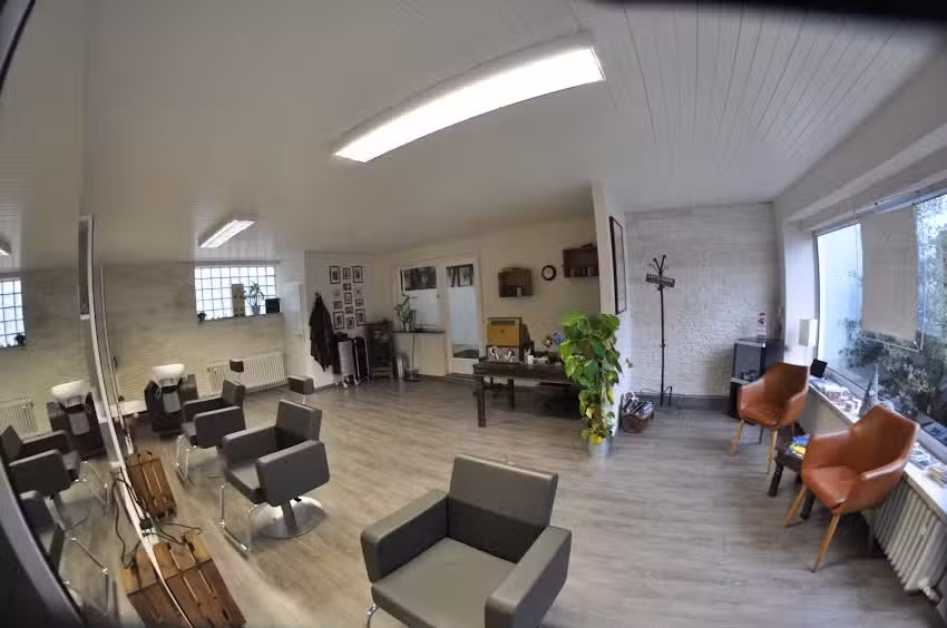 Modefriseur Merz Management GmbH