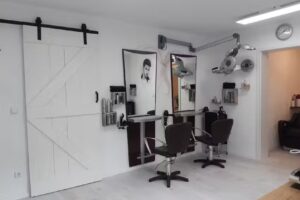 Monas Frisierstübchen