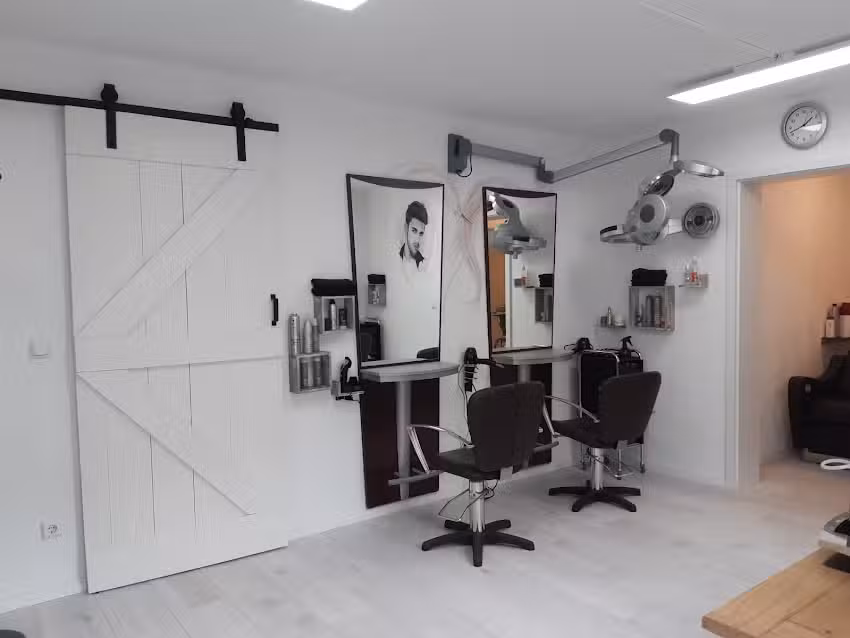 Monas Frisierst&uuml;bchen