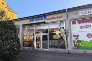 Moonlight barbershop