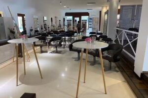 NALEPA + CARL FRISEURE