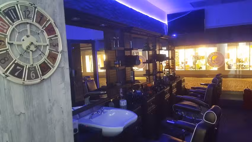 Noah&rsquo;s Barbershop