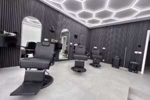 Ogi&rsquo;s cut&shave