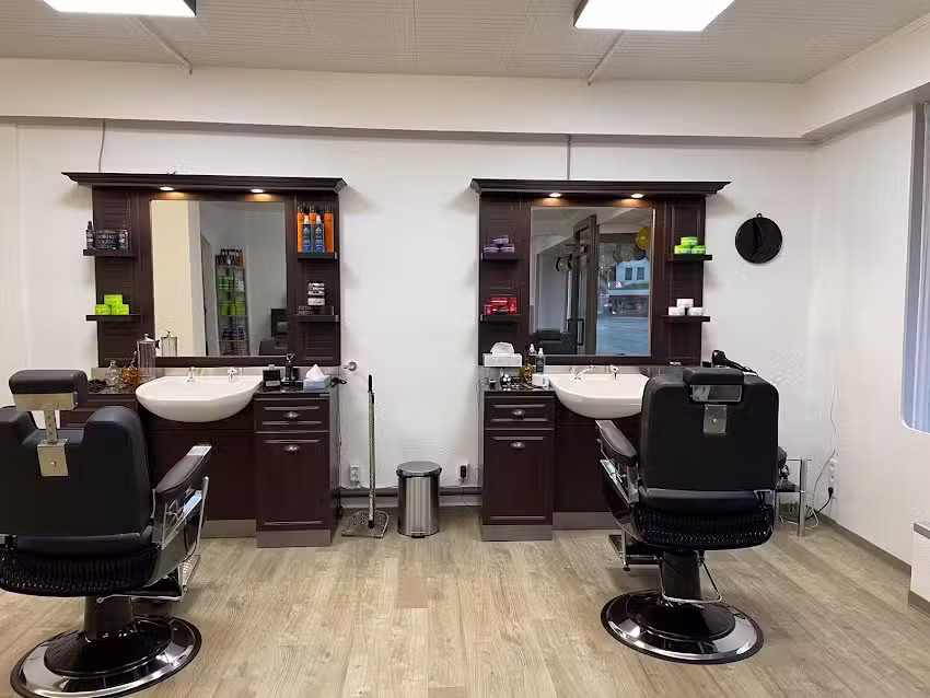 OM Barber Shop