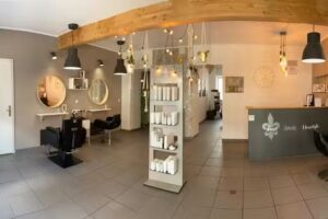 PIA&acute;S PRIVATE HAIRSTYLE