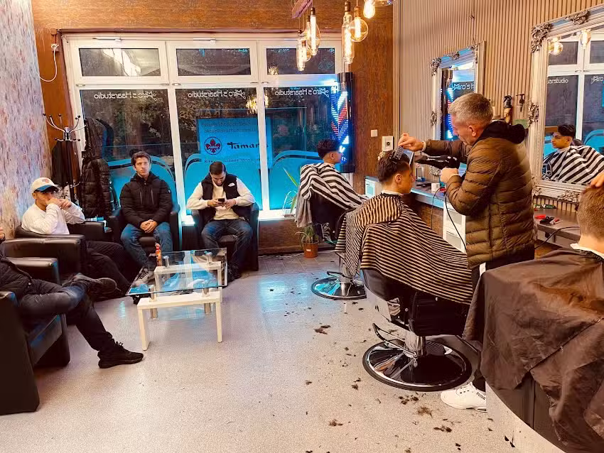 Ramos Friseur, Salon