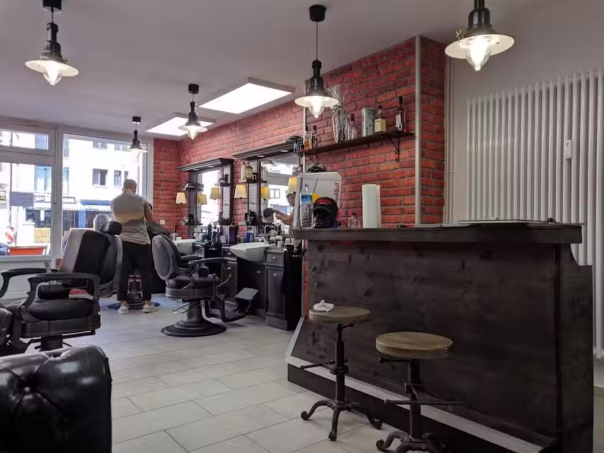 Rey&rsquo;s Barber Club