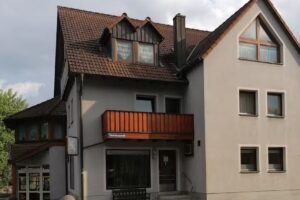 R&ouml;schlein Christian Damen und Herren Friseur