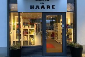 Sabine B&auml;r f&uuml;r Haare