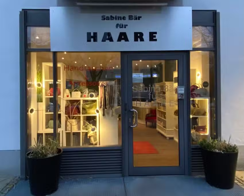 Sabine B&auml;r f&uuml;r Haare