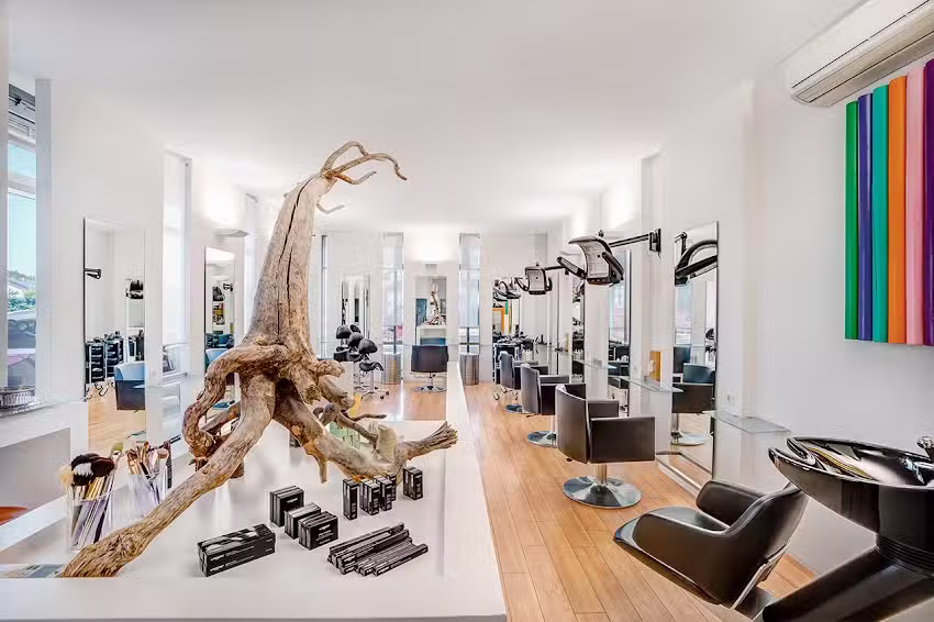 Salon Essence