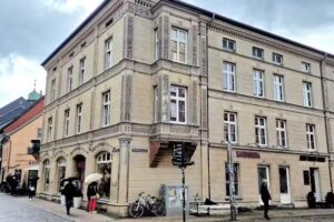 SALON GOLDEN FINGERS