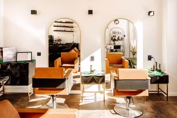 Salon Golden Hour