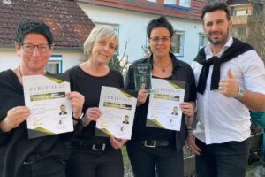 Salon Heldenm&auml;dchen