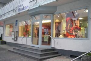 SALON HEUKEN