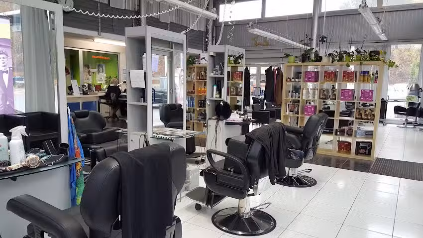 Salon Hollywood Beauty & Barbershop