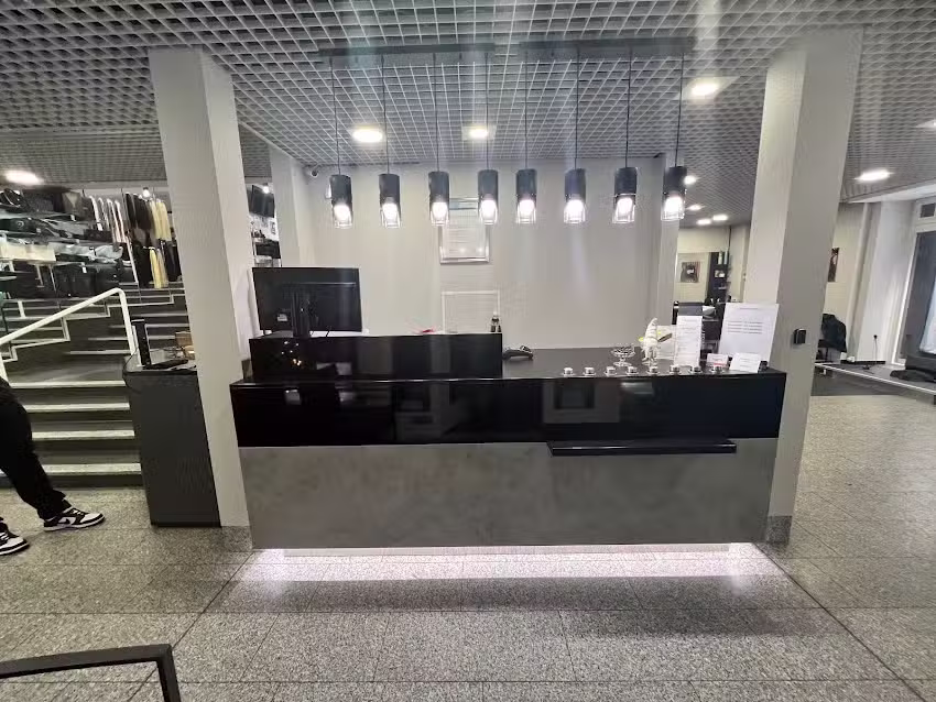 Salon H&uuml;lya