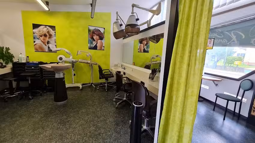 Salon Karola