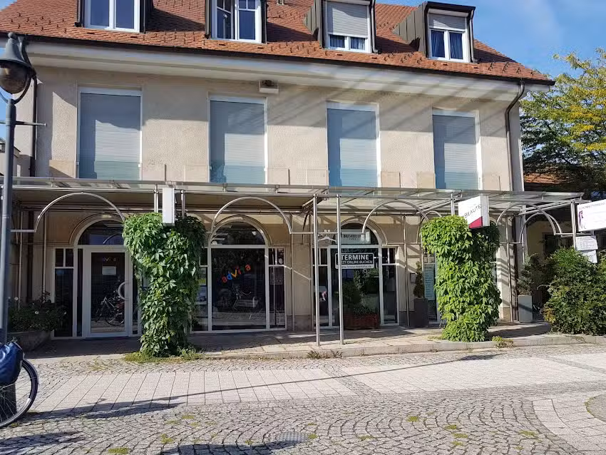 SALON LA BEAUT&Eacute;