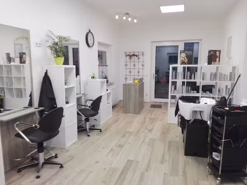 SALON S cut, Silvia Zobel