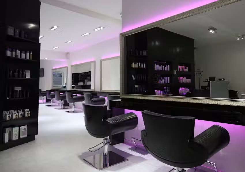 Salon Stage
