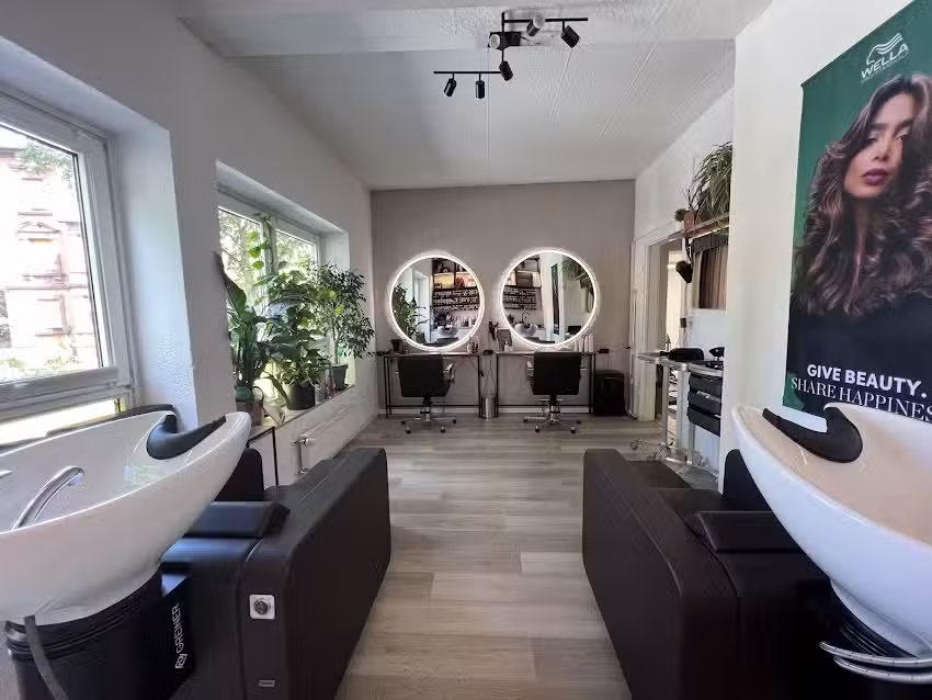 SALON TIAM