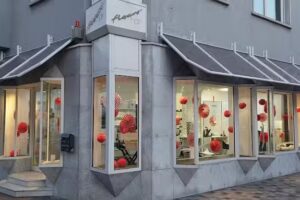 SCHÖNESWERK LA BIOSTHETIQUE SALON