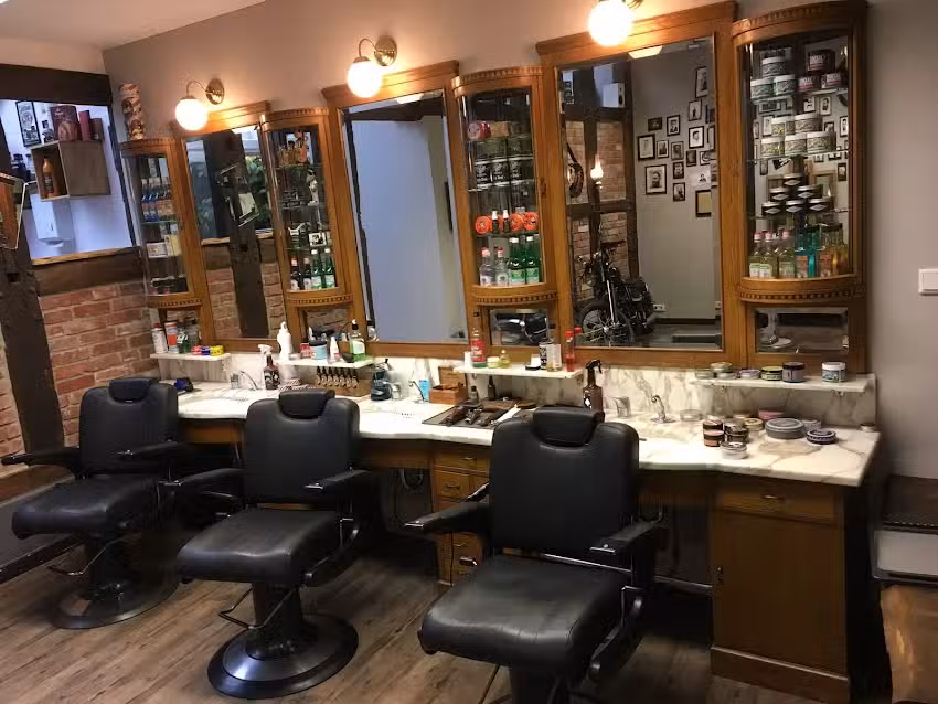 SCUM Barbers