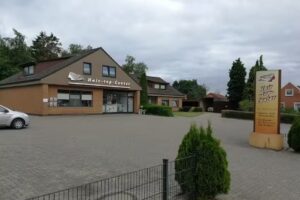 Silvia Lind Hair Top Center Friseur