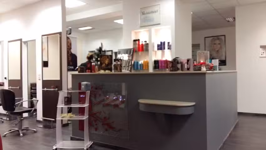 ST Frisuren & Kosmetikstudio