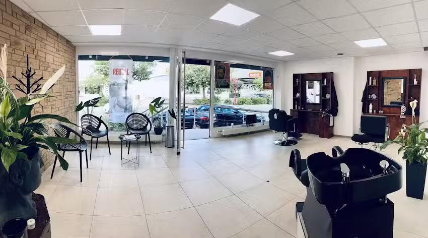 Steff&lsquo;s Hair Lounge