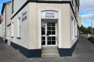 Stever Salon