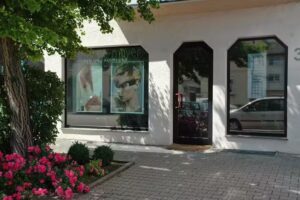 Susanne Kurz, Friseurmeisterin