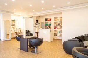 SWEEDSTUDIO | Friseursalon und Kosmetikstudio Gie&szlig;en