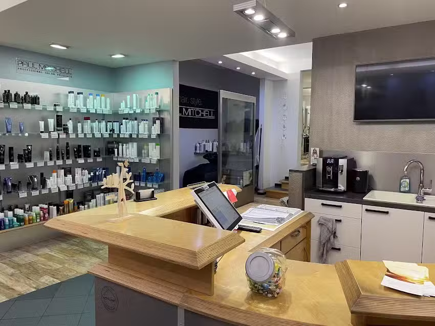 Szene 2000 Friseursalon