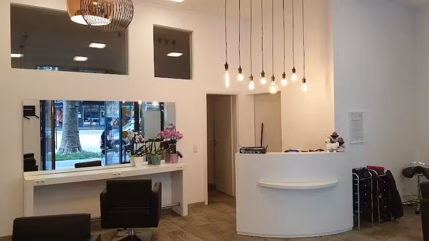 T&S Gold Hairlounge