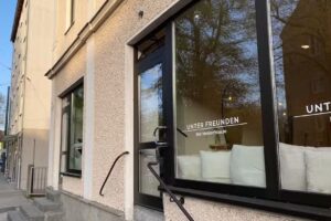 Unter Freunden Friseure