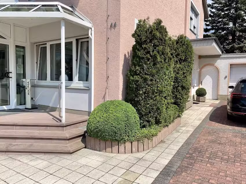 Uwe Beine Damen- u. Herrensalon