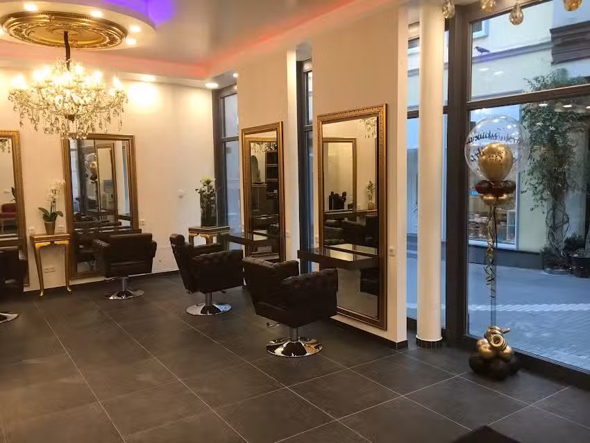 Varli Orhan . Haarstudio Varli