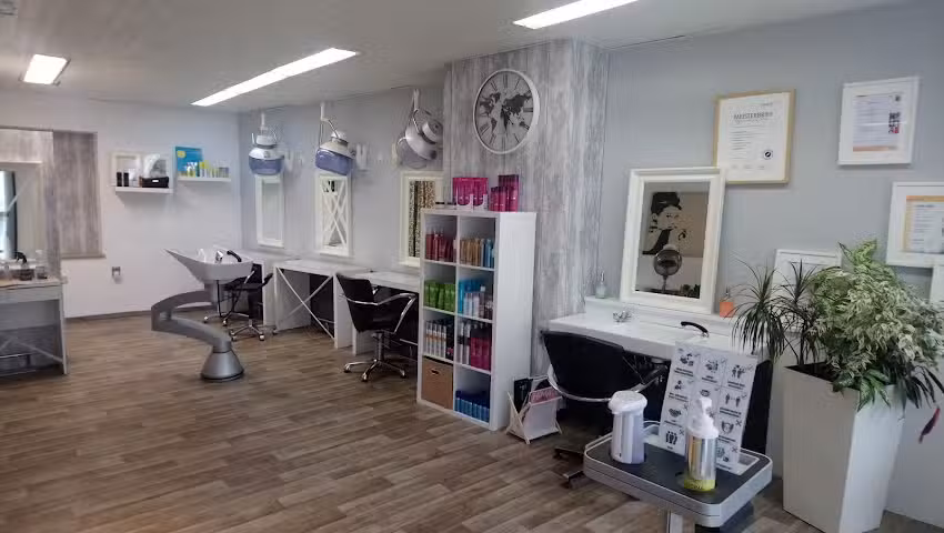 Verlockend-Hairdesign