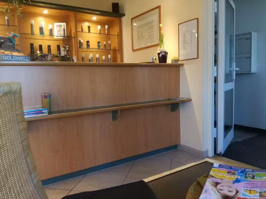 Vier Haareszeiten Inh. Kathleen Ludewig Friseursalon