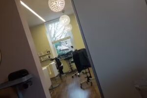 Vis &aacute; vis &ndash; Friseursalon Bianca Wood