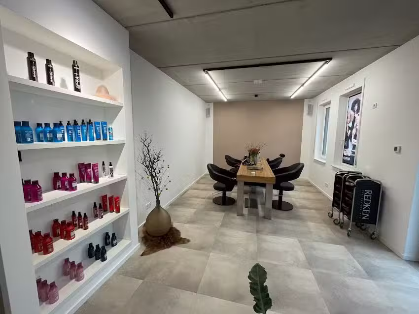 VON MERZDORF Friseur